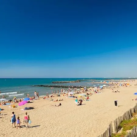 Сasa de vacaciones Pres De Avec Piscine Partagee Vias