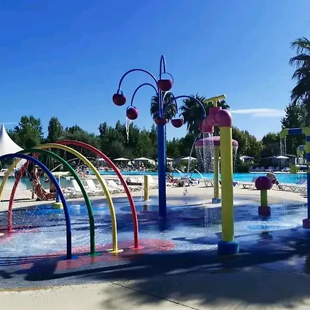 Pres De Avec Piscine Partagee