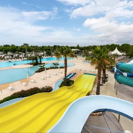 Tatil Evi Pres De Avec Piscine Partagee *