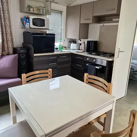 Tatil Evi Pres De Avec Piscine Partagee