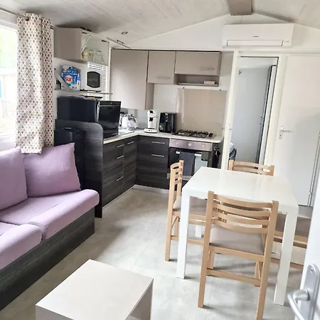 Holiday home Pres De Avec Piscine Partagee