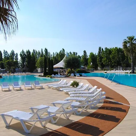 Pres De Avec Piscine Partagee *