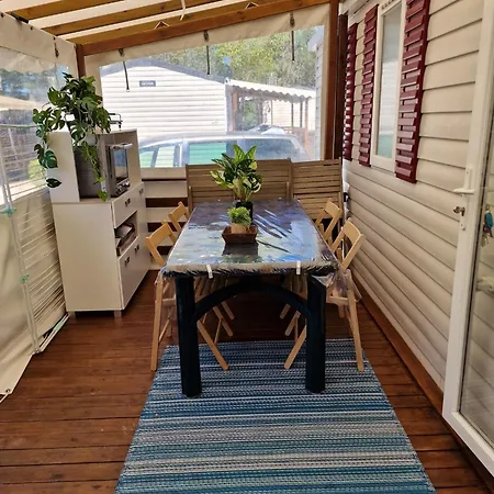 Pres De Avec Piscine Partagee Holiday home *