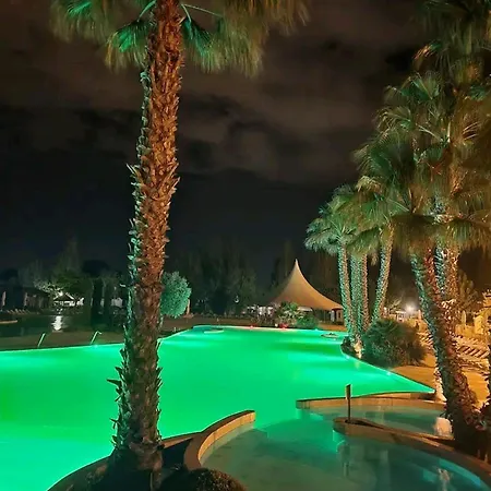 Pres De Avec Piscine Partagee * فيا