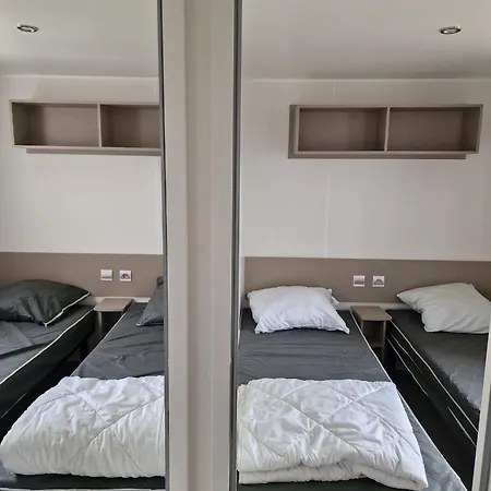 بيت للعطل Pres De Avec Piscine Partagee فيا