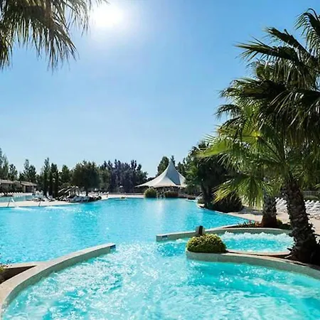Pres De Avec Piscine Partagee بيت للعطل