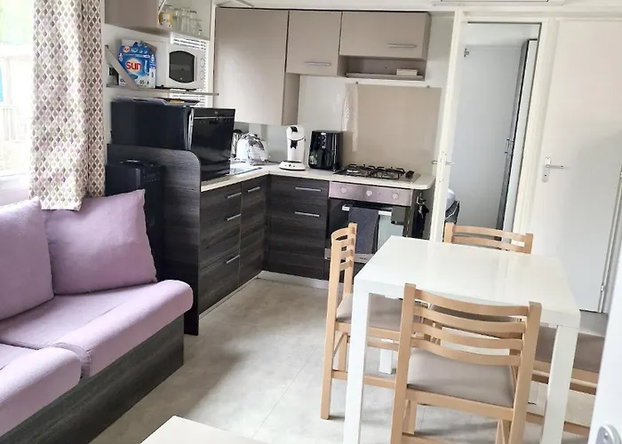 Casa vacanze Près De Avec Piscine Partagée