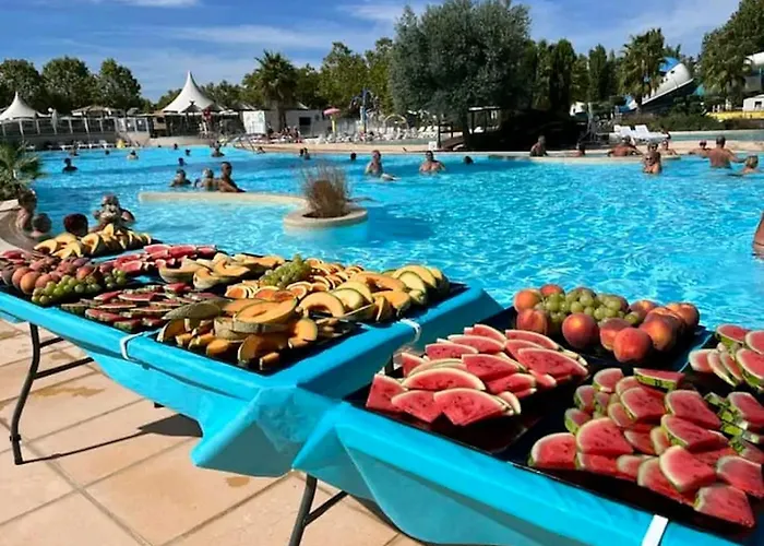 Près De Avec Piscine Partagée